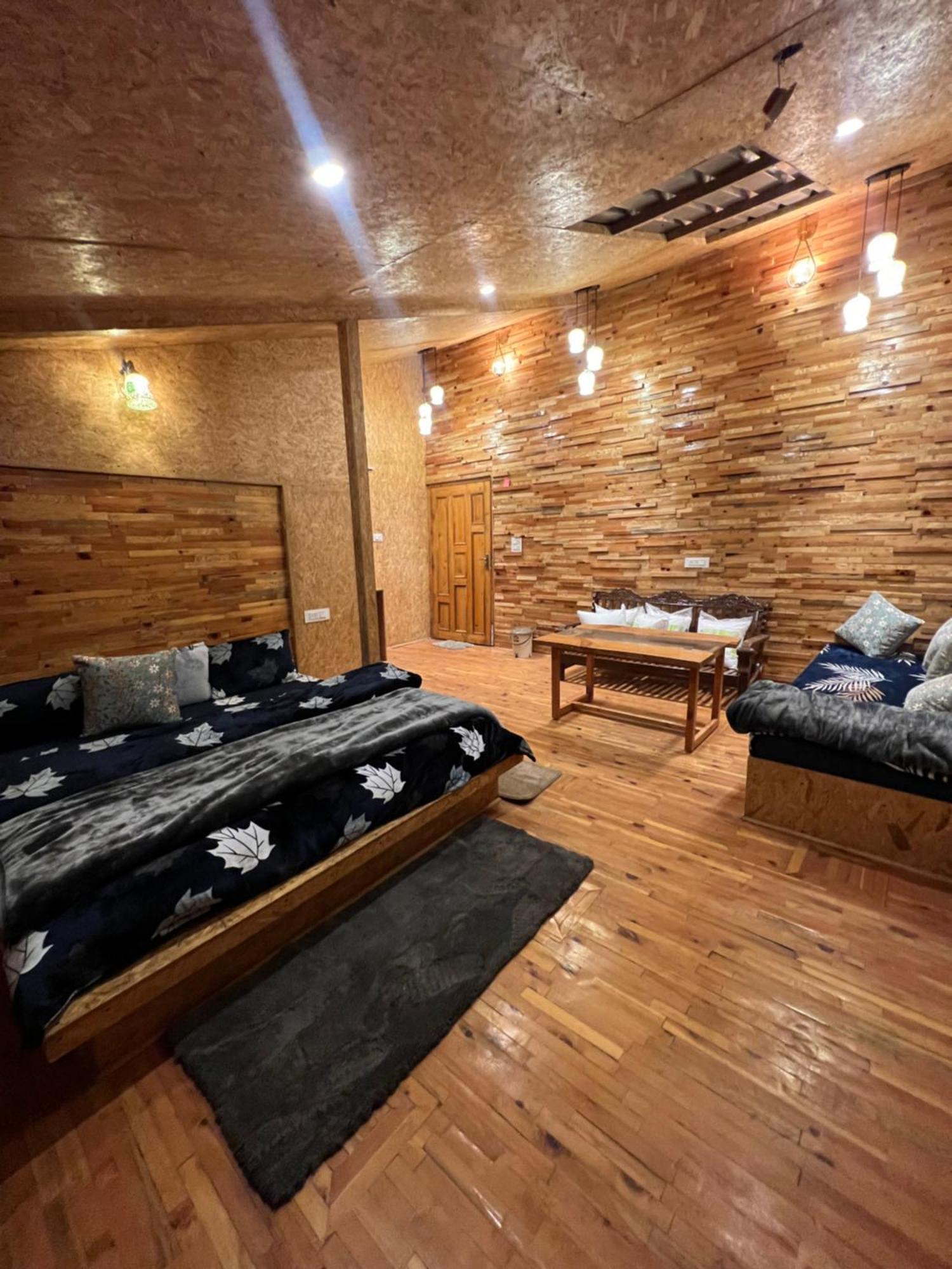 Homestay Pahadi House *